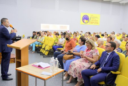 Сотрудников учебно-воспитательных учреждений Одессы призвали вакцинироваться от коронавируса (фоторепортаж)