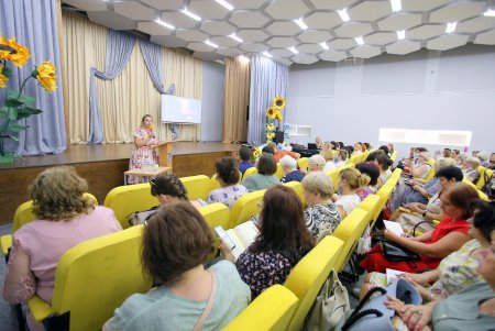 Сотрудников учебно-воспитательных учреждений Одессы призвали вакцинироваться от коронавируса (фоторепортаж)