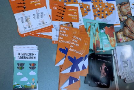 Флешмоб, встречи и тренинги: в Одессе состоялись мероприятия ко Всемирному дню противодействия торговле людьми (фото, видео)