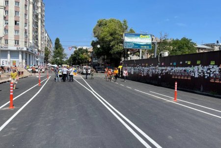 Мэр Одессы проинспектировал ход ремонтных работ на улице Екатерининской (фото)