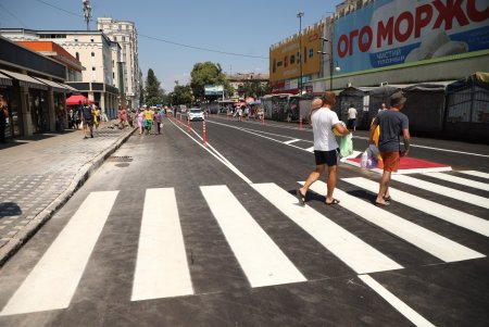 Улица Екатерининская возле рынка «Привоз» открыта для движения автотранспорта (фоторепортаж)