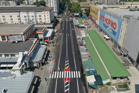 Улица Екатерининская возле рынка «Привоз» открыта для движения автотранспорта (фоторепортаж)