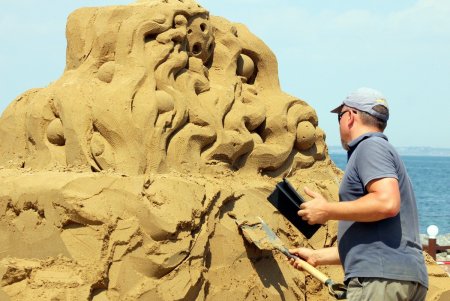 В Одессе проходит фестиваль песчаных скульптур (фоторепортаж)
