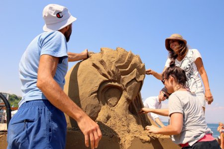 В Одессе проходит фестиваль песчаных скульптур (фоторепортаж)