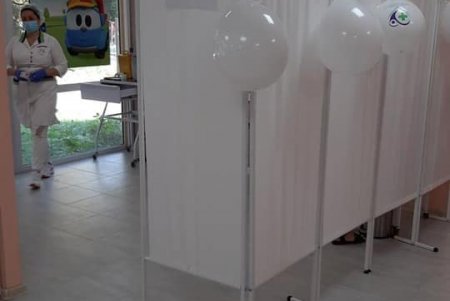 За выходные дни в центрах массовой вакцинации, развернутых в Одессе, от коронавируса привились 7653 человека