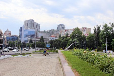 Прогулка по улице Генуэзской: как она выглядит сейчас (фоторепортаж)