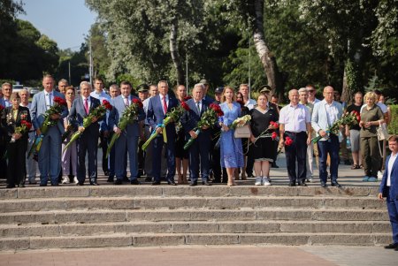 На Аллее Славы возложили цветы в честь 80-й годовщины со дня начала героической обороны Одессы (фоторепортаж)