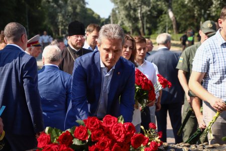 На Аллее Славы возложили цветы в честь 80-й годовщины со дня начала героической обороны Одессы (фоторепортаж)