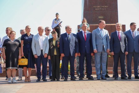 На Аллее Славы возложили цветы в честь 80-й годовщины со дня начала героической обороны Одессы (фоторепортаж)