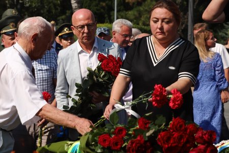 На Аллее Славы возложили цветы в честь 80-й годовщины со дня начала героической обороны Одессы (фоторепортаж)