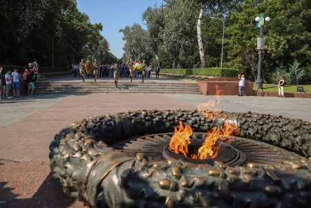 На Аллее Славы возложили цветы в честь 80-й годовщины со дня начала героической обороны Одессы (фоторепортаж)