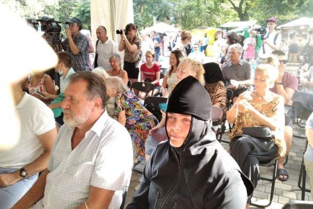 «Одессу можно смело назвать самым читающим городом Украины», — мэр Геннадий Труханов на открытии книжного фестиваля «Зеленая волна» (фото)