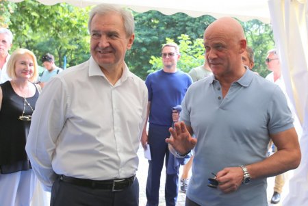 Читает вся Одесса: в парке Шевченко стартовал фестиваль «Зеленая волна» (фоторепортаж)  