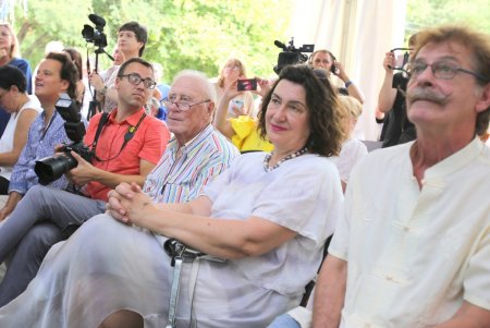 Читает вся Одесса: в парке Шевченко стартовал фестиваль «Зеленая волна» (фоторепортаж)  