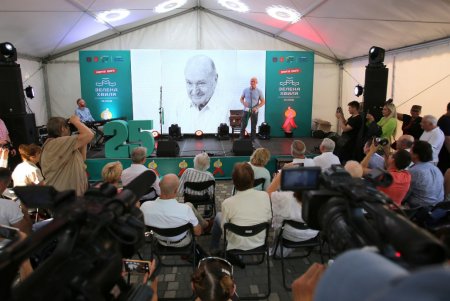 Читает вся Одесса: в парке Шевченко стартовал фестиваль «Зеленая волна» (фоторепортаж)  