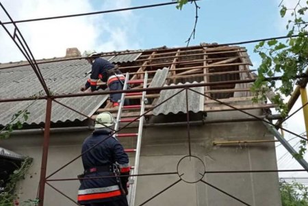 В Болградском районе уже второй день ликвидируют последствия непогоды (фото)