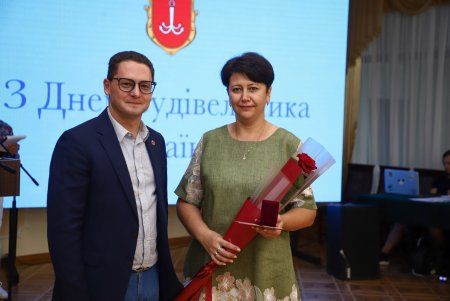 Ко Дню строителя лучшим работникам отрасли вручили почетные награды городского головы (фото)