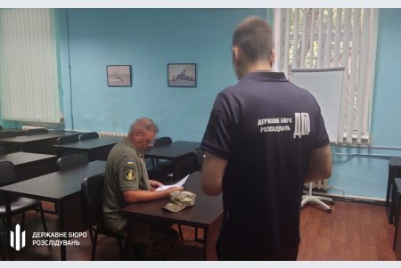 Офицер и военный техник ответят перед судом за падение крана с зенитными ракетами в Одесской области 9 лет назад