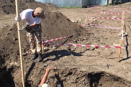 В районе 6-го километра Овидиопольской дороги найдено шесть расстрельных ям с останками тел жертв политических репрессий (фото)