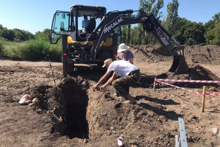 В районе 6-го километра Овидиопольской дороги найдено шесть расстрельных ям с останками тел жертв политических репрессий (фото)