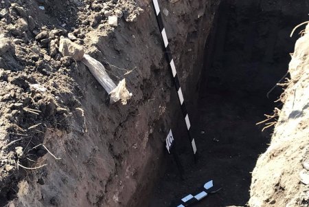 В районе 6-го километра Овидиопольской дороги найдено шесть расстрельных ям с останками тел жертв политических репрессий (фото)