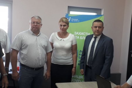 Центр массовой вакцинации от COVID-19 открылся на территории одесского аэропорта: работает без выходных (фото)