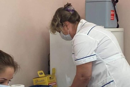Центр массовой вакцинации от COVID-19 открылся на территории одесского аэропорта: работает без выходных (фото)