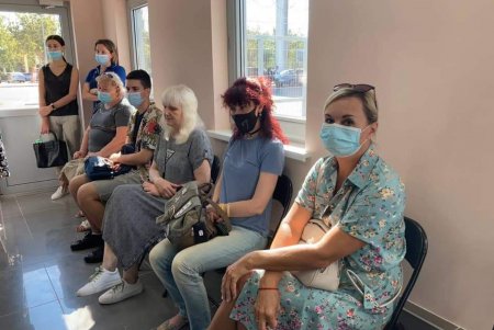 Центр массовой вакцинации от COVID-19 открылся на территории одесского аэропорта: работает без выходных (фото)