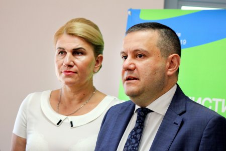 На территории одесского аэропорта заработал центр вакцинации от COVID-19 (фоторепортаж)
