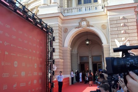 Открытие XII Одесского кинофестиваля началось с красной дорожки (фото)