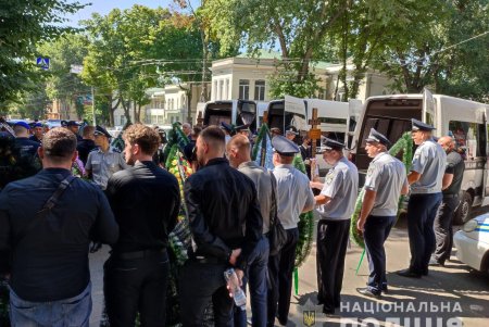 В Доме офицеров простились с тремя погибшими в ДТП полицейскими (фото)