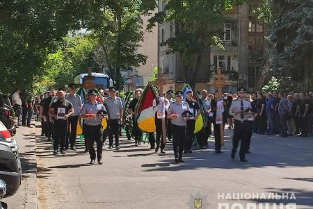 В Доме офицеров простились с тремя погибшими в ДТП полицейскими (фото)