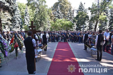 В Доме офицеров простились с тремя погибшими в ДТП полицейскими (фото)