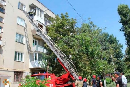 В Измаиле двое детей закрылись в квартире на пятом этаже 