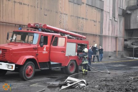 В Одесской области на территории частного порта горел склад площадью 1000 м2 (видео, обновлено)