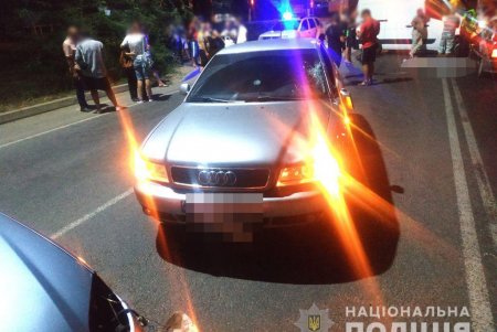Под Одессой иномарка насмерть сбила пешехода, а рядом с Саратой пассажир легковушки погиб в результате столкновения с грузовиком (фото)