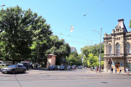Неспешная прогулка по Старопортофранковской (фоторепортаж)