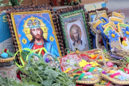 Одесситы празднуют Яблочный Спас (фоторепортаж)