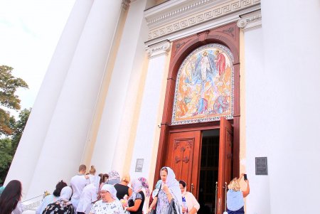 Одесситы празднуют Яблочный Спас (фоторепортаж)