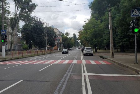 На Пироговской изменили схему дорожного движения с учетом выделенной велодорожки (фото)
