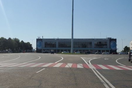 На Пироговской изменили схему дорожного движения с учетом выделенной велодорожки (фото)