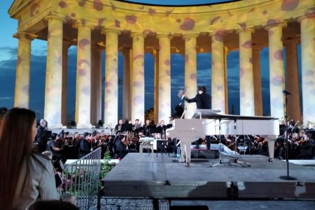 «Мы подарили стране прекрасную музыку в прекрасном месте», — мэр Одессы на открытии open-air концерта в честь 30-летия Независимости Украины (фото)