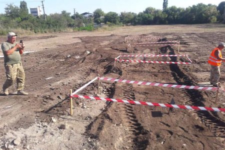 На 6-м километре Овидиопольской дороги найдено еще 23 расстрельных ямы с человеческими останками (фото)