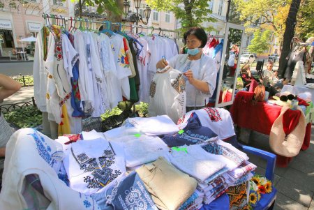В Одессе состоялась акция «Флаг на маяке» и открылся 13-й Вышиванковый фестиваль (фоторепортаж)