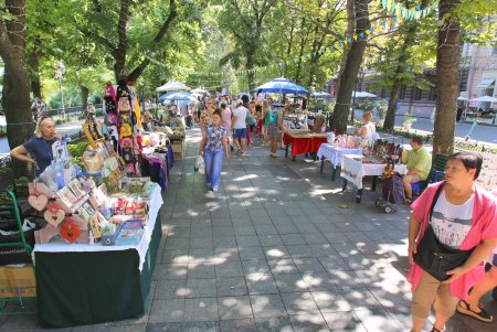 В Одессе состоялась акция «Флаг на маяке» и открылся 13-й Вышиванковый фестиваль (фоторепортаж)