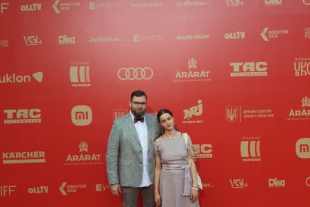 Завершение 12-го Одесского международного кинофестиваля: в Греческом парке открыли красную дорожку (фото)