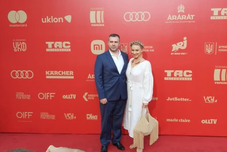 Завершение 12-го Одесского международного кинофестиваля: в Греческом парке открыли красную дорожку (фото)