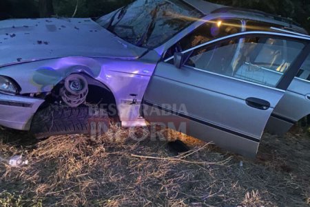 На трассе Одесса-Рени автомобиль врезался в дерево: водитель погиб, пассажир – в тяжелом состоянии (фото)