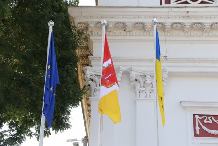Одесса подняла Государственный Флаг Украины (фоторепортаж)