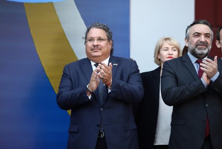 Одесса подняла Государственный Флаг Украины (фоторепортаж)